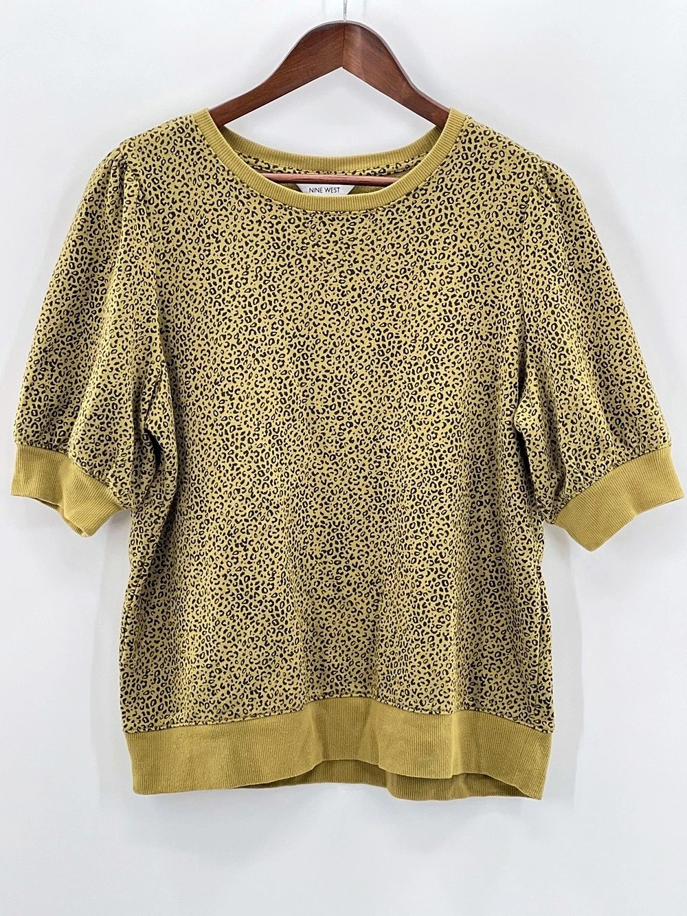 530 Nine West XL Micro Leopard Print Puff Sleeve shirt